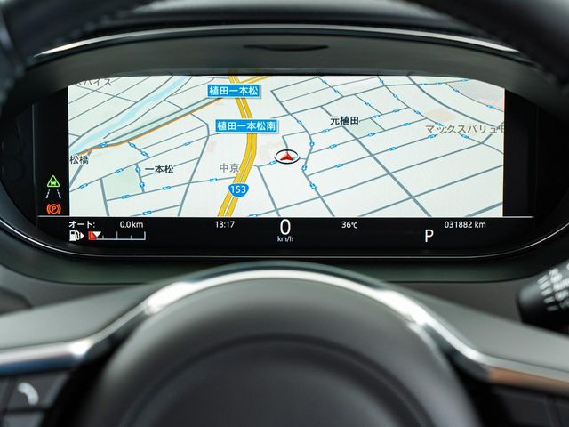 Jaguar E-Pace 4
