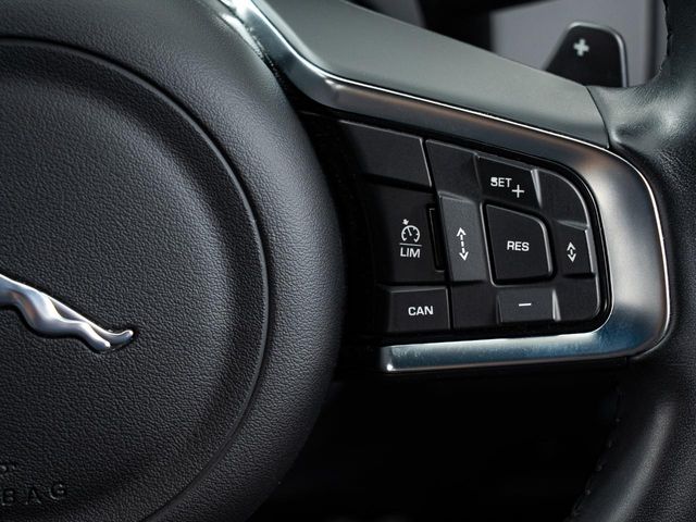 Jaguar E-Pace 7
