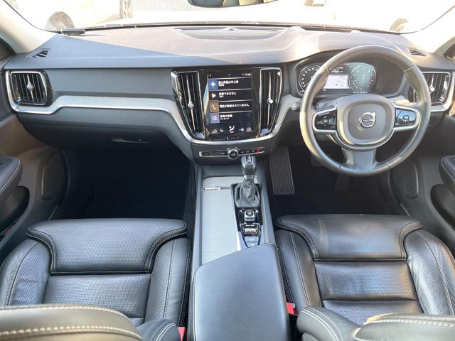 Volvo V60 Cross Country 2