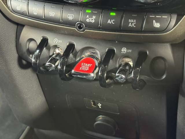 MINI Crossover 11
