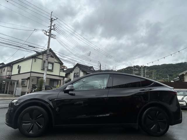 Tesla Model Y 11