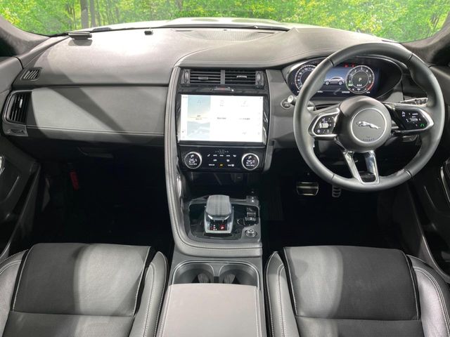 Jaguar E-Pace 2