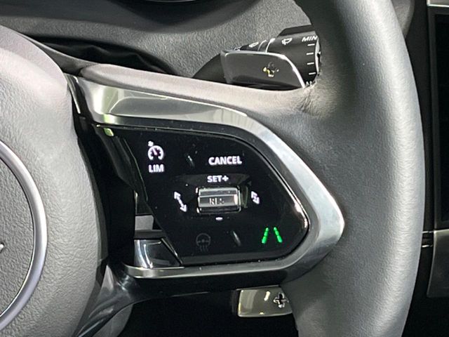 Jaguar E-Pace 7