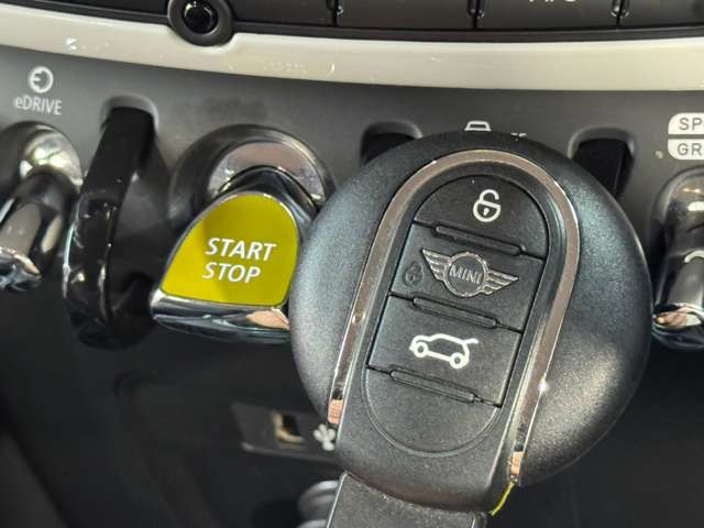 MINI Crossover 11