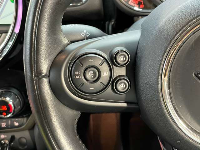 MINI Crossover 8