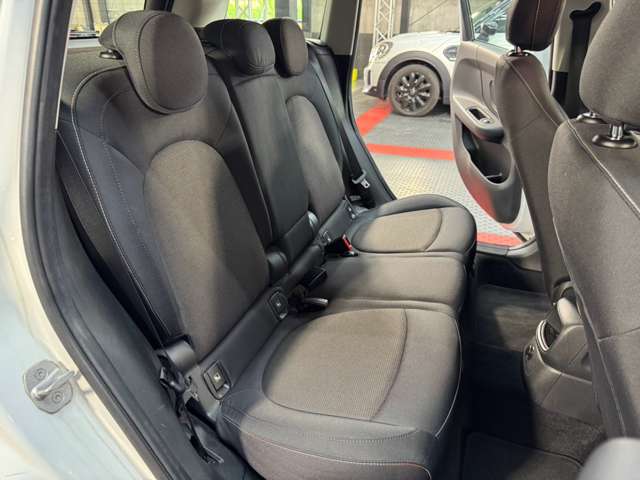 MINI Crossover 11