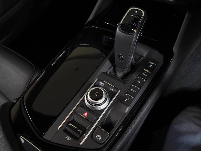 Maserati Levante 11