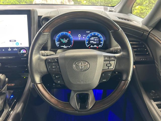 Toyota Alphard 12