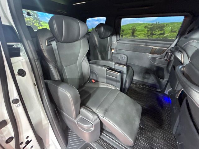 Toyota Alphard 9