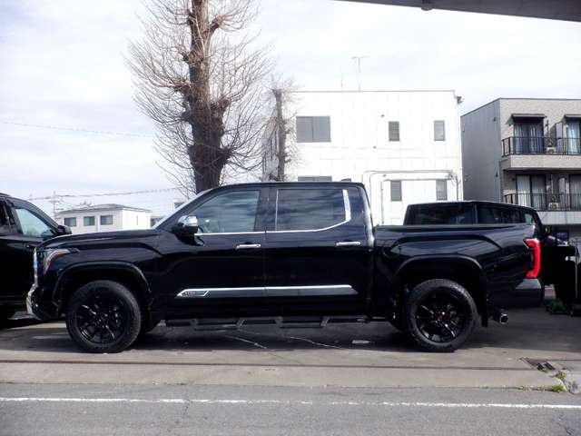 Toyota Tundra 2