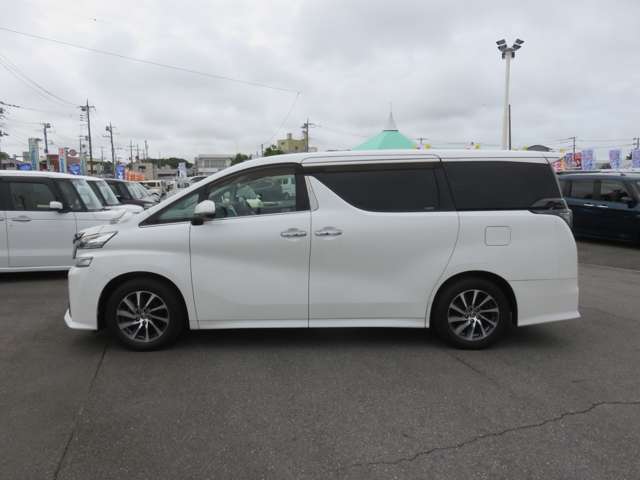 Toyota Vellfire 12