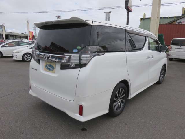 Toyota Vellfire 9