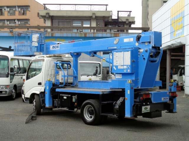 Hino Dutro 3