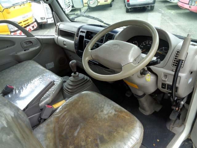 Hino Dutro 4