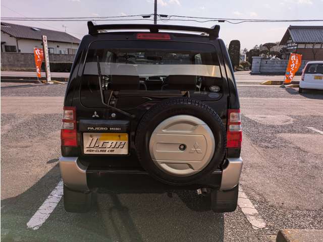 Mitsubishi Pajero Mini 4