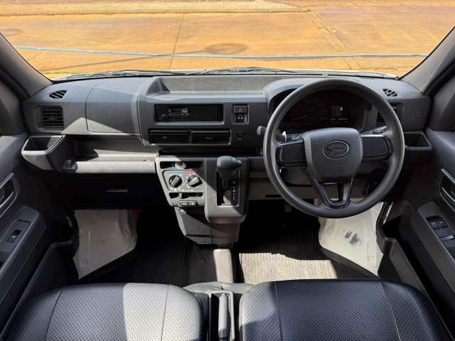 Daihatsu Hijet Cargo 2