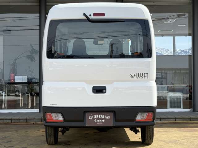 Daihatsu Hijet Cargo 6