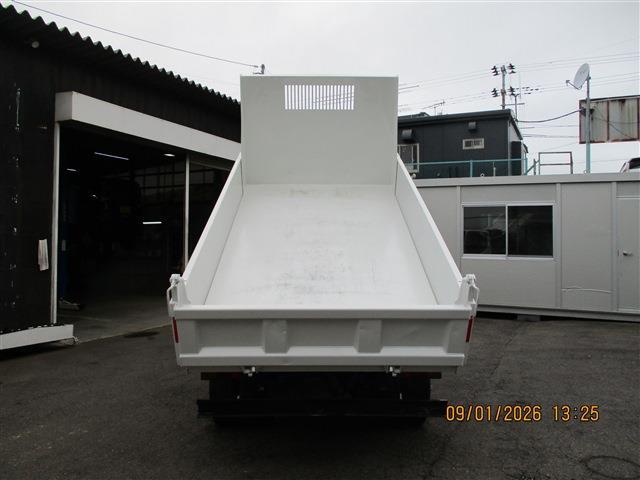 Mitsubishi Fuso Canter 9