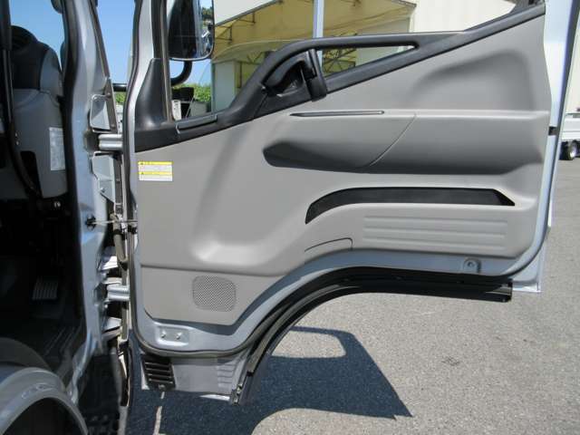 Mitsubishi Fuso Canter 9
