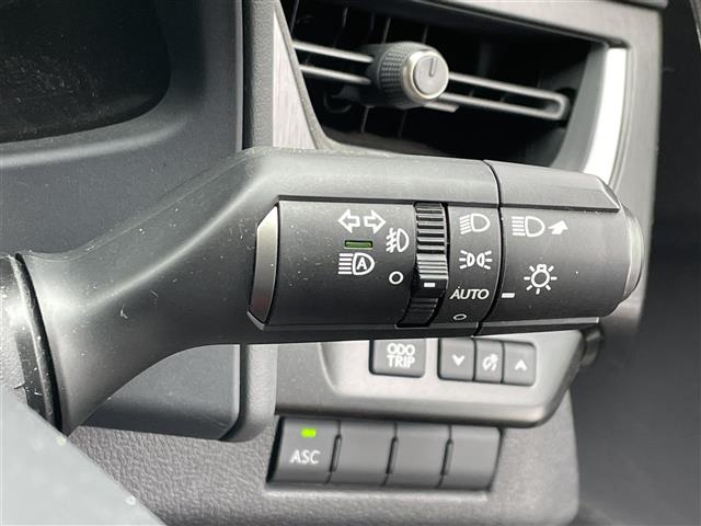 Lexus UX 9