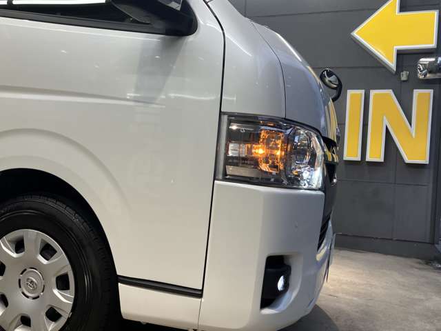Toyota Hiace Van 10