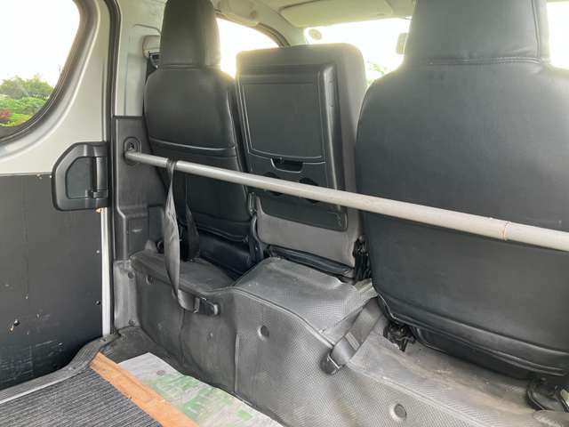 Toyota Hiace Van 12