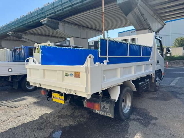 Hino Dutro 5
