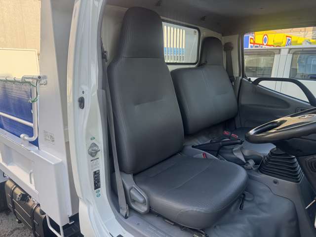 Hino Dutro 9