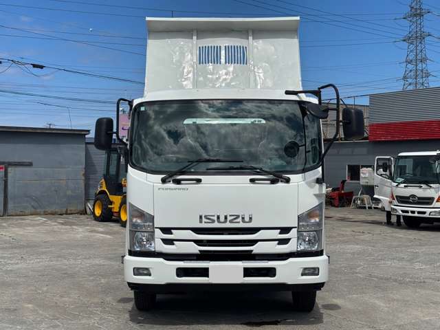 Isuzu Forward 2