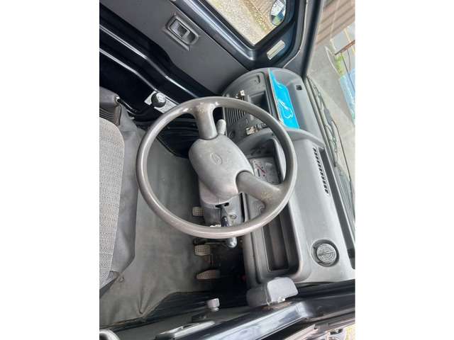 Daihatsu Midget II 11