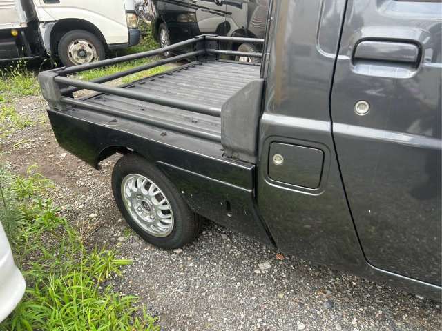 Daihatsu Midget II 3