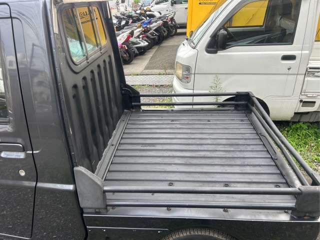 Daihatsu Midget II 4