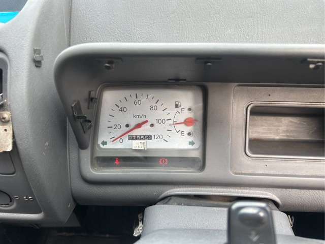 Daihatsu Midget II 6