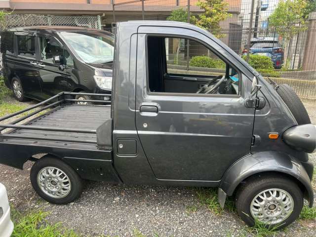 Daihatsu Midget II 10