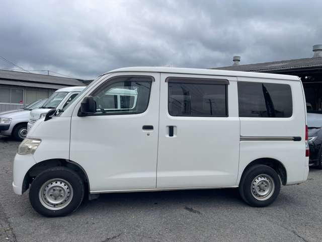 Daihatsu Hijet Cargo 5