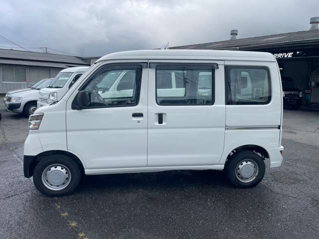 Daihatsu Hijet Cargo 6