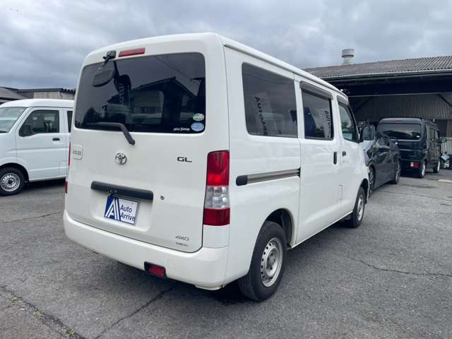 Daihatsu Hijet Cargo 9