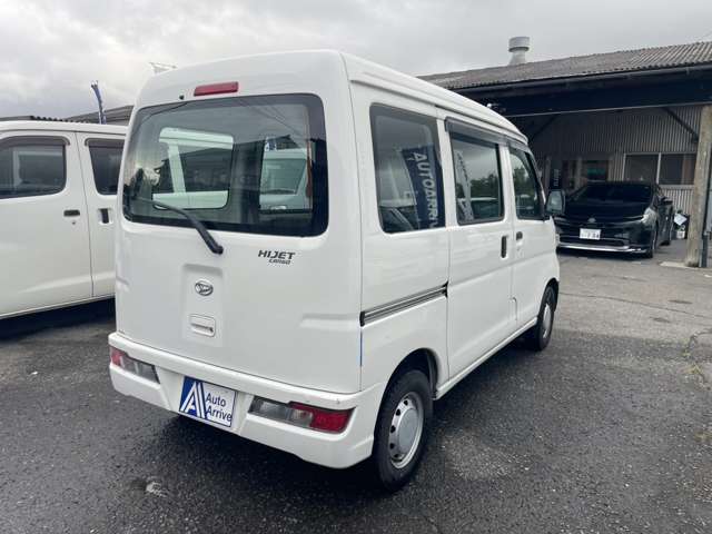 Daihatsu Hijet Cargo 10