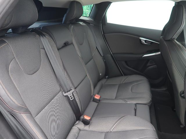 Volvo V40 Cross Country 12