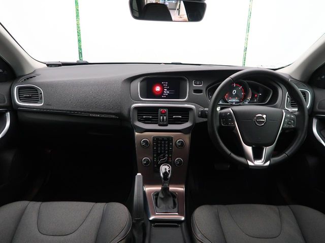Volvo V40 Cross Country 2