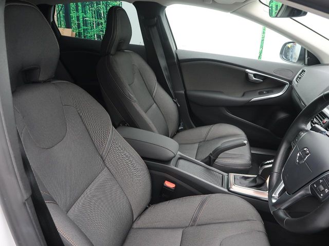 Volvo V40 Cross Country 7