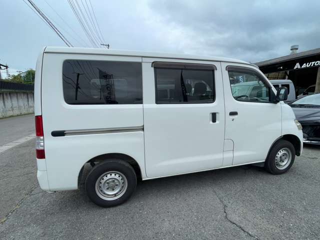 Toyota Light Ace Van 9