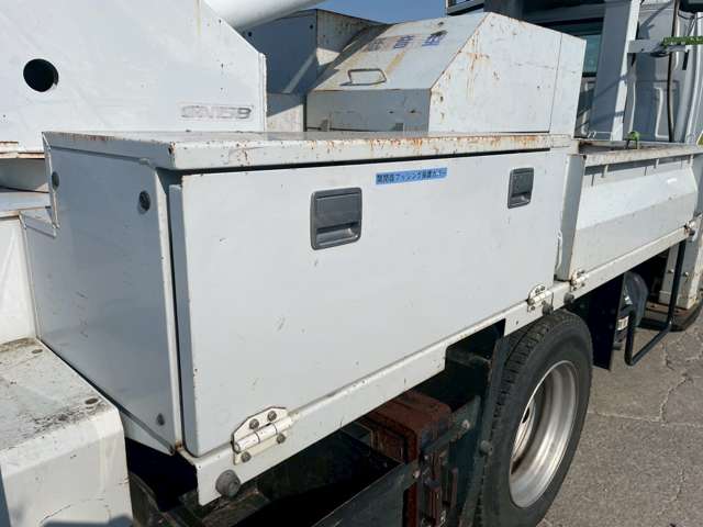 Isuzu Elf 11