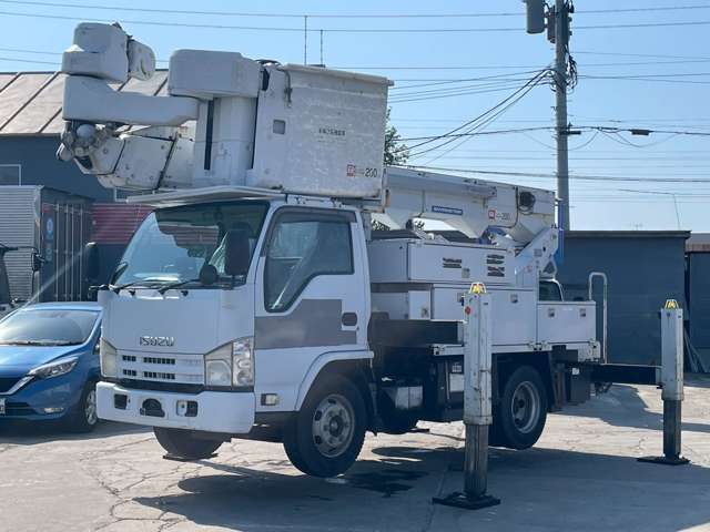 Isuzu Elf 2
