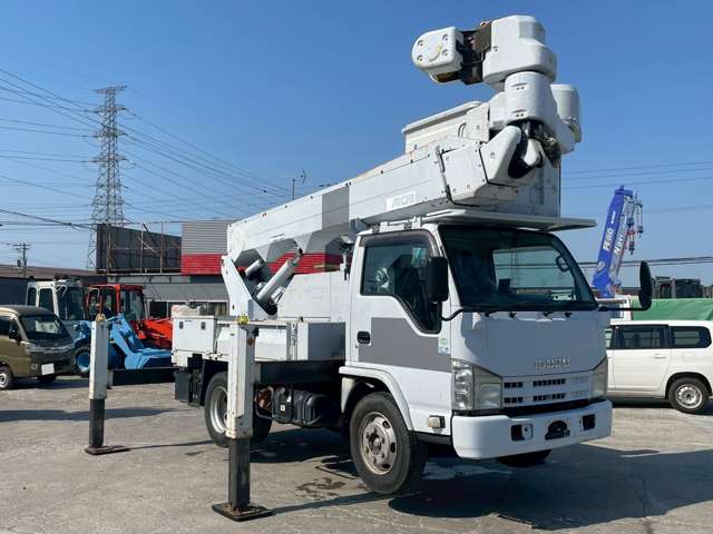 Isuzu Elf 4