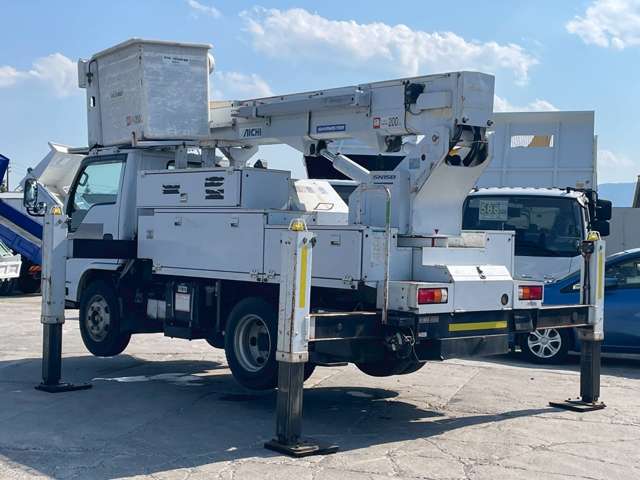 Isuzu Elf 7