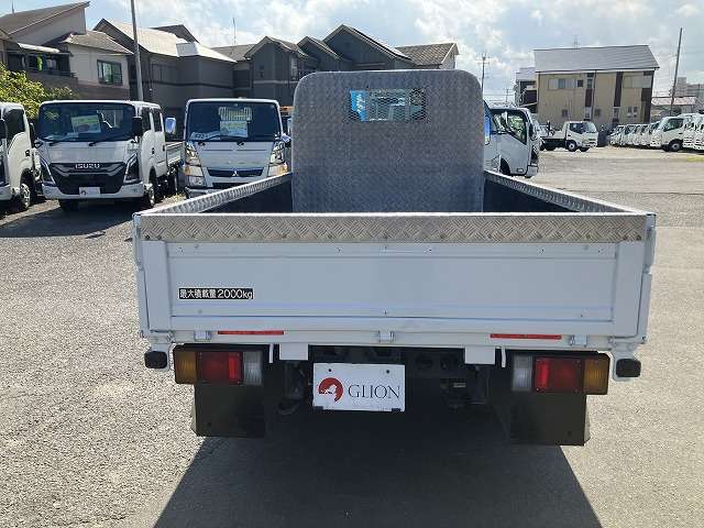 Isuzu Elf 7