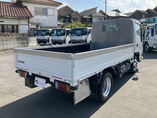 Isuzu Elf 8