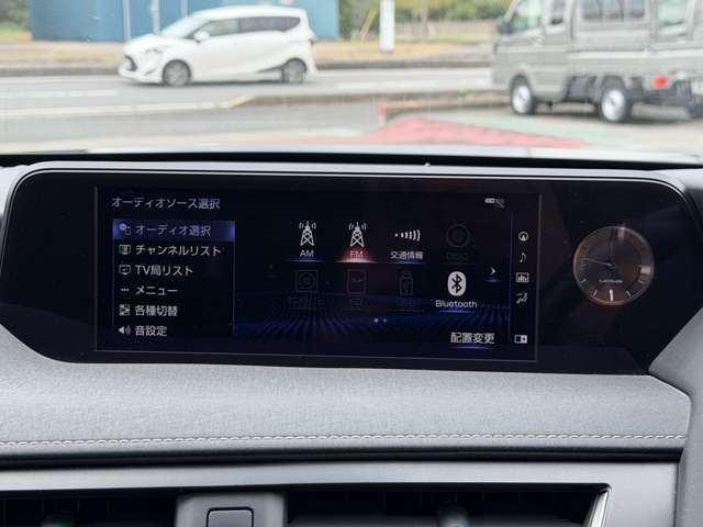 Lexus UX 5