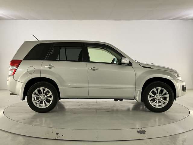 Suzuki Escudo 11